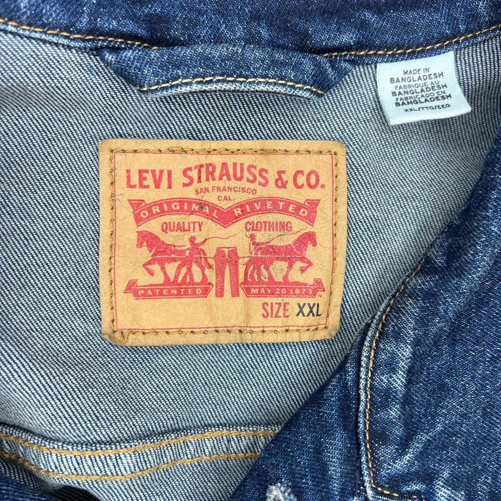 Levis stylish versatile